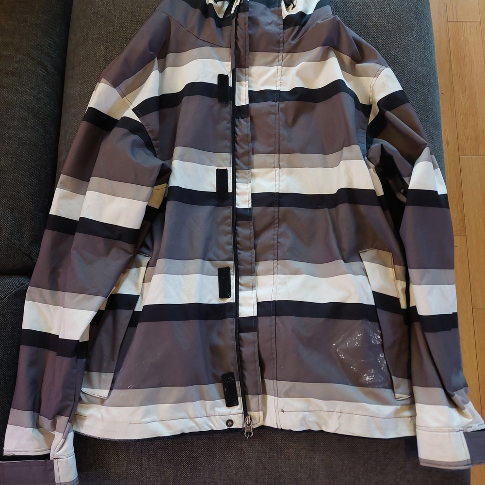 SESSIONS Deluxe Shell Jacket in Black and Gray